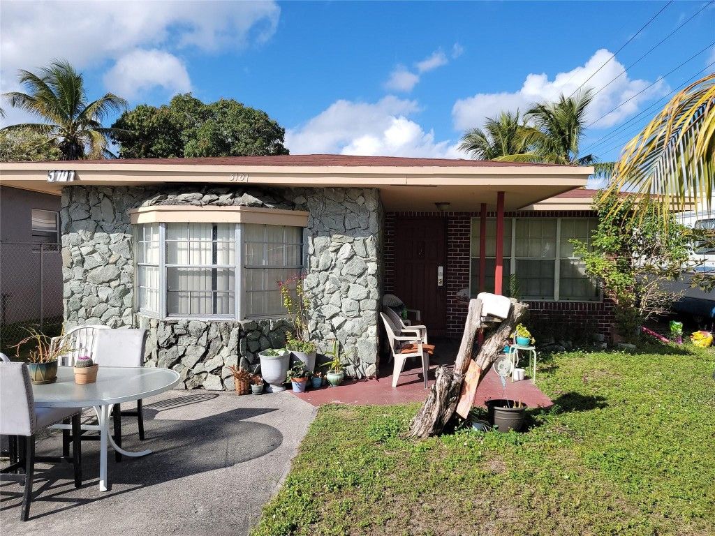 Photo of 3101 SW 12th Place, Fort Lauderdale, FL 33312 (MLS # F10486104)
