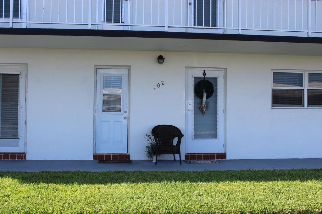 Photo of 1113 Lake Terrace #102, Boynton Beach, FL 33426 (MLS # R10975142)