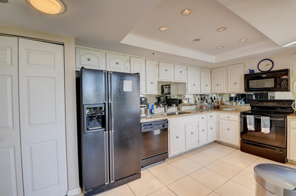 LAKEWOOD - Residential