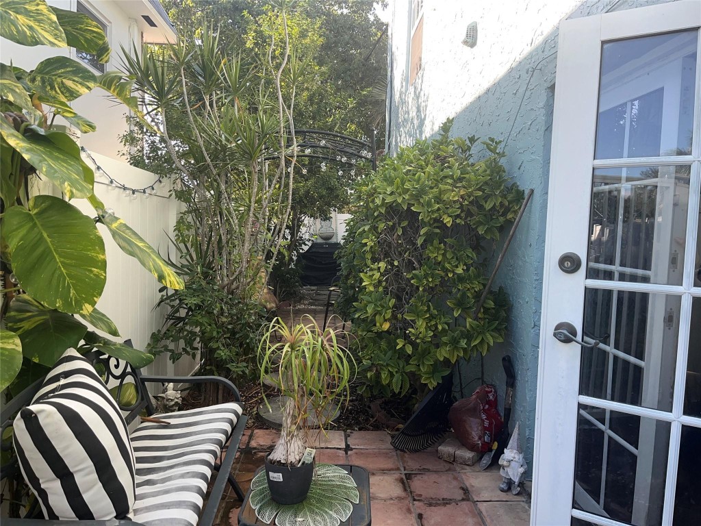 Travers Place Condo - Residential