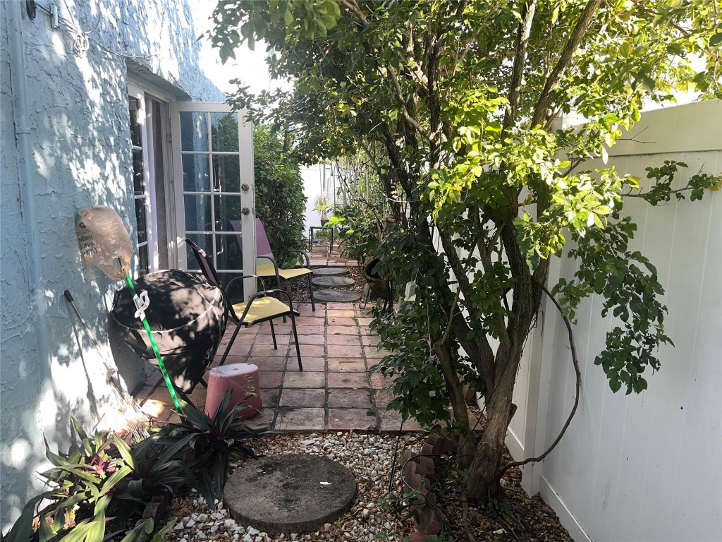 Travers Place Condo - Residential