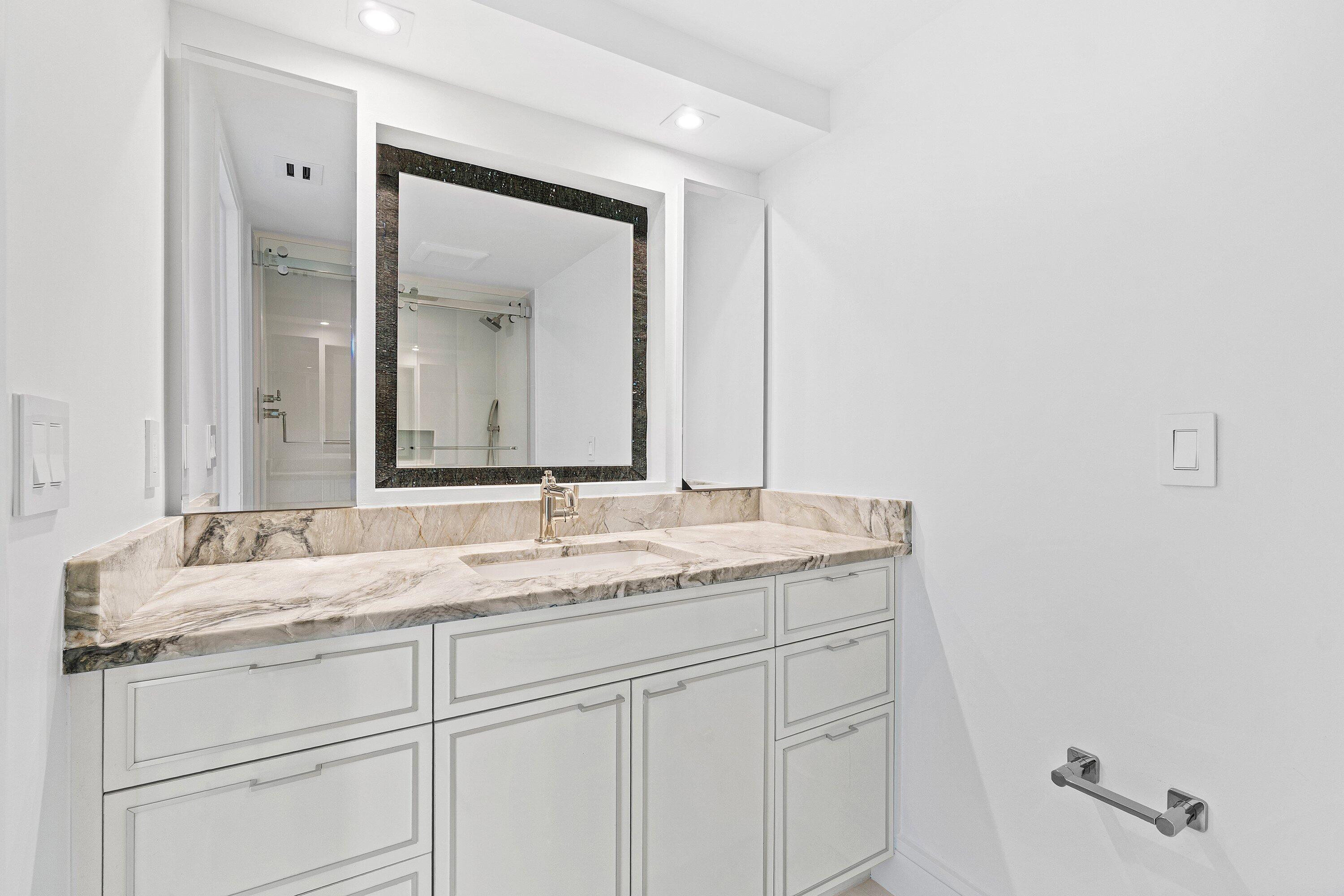 VILLA NOVA CONDO - Residential