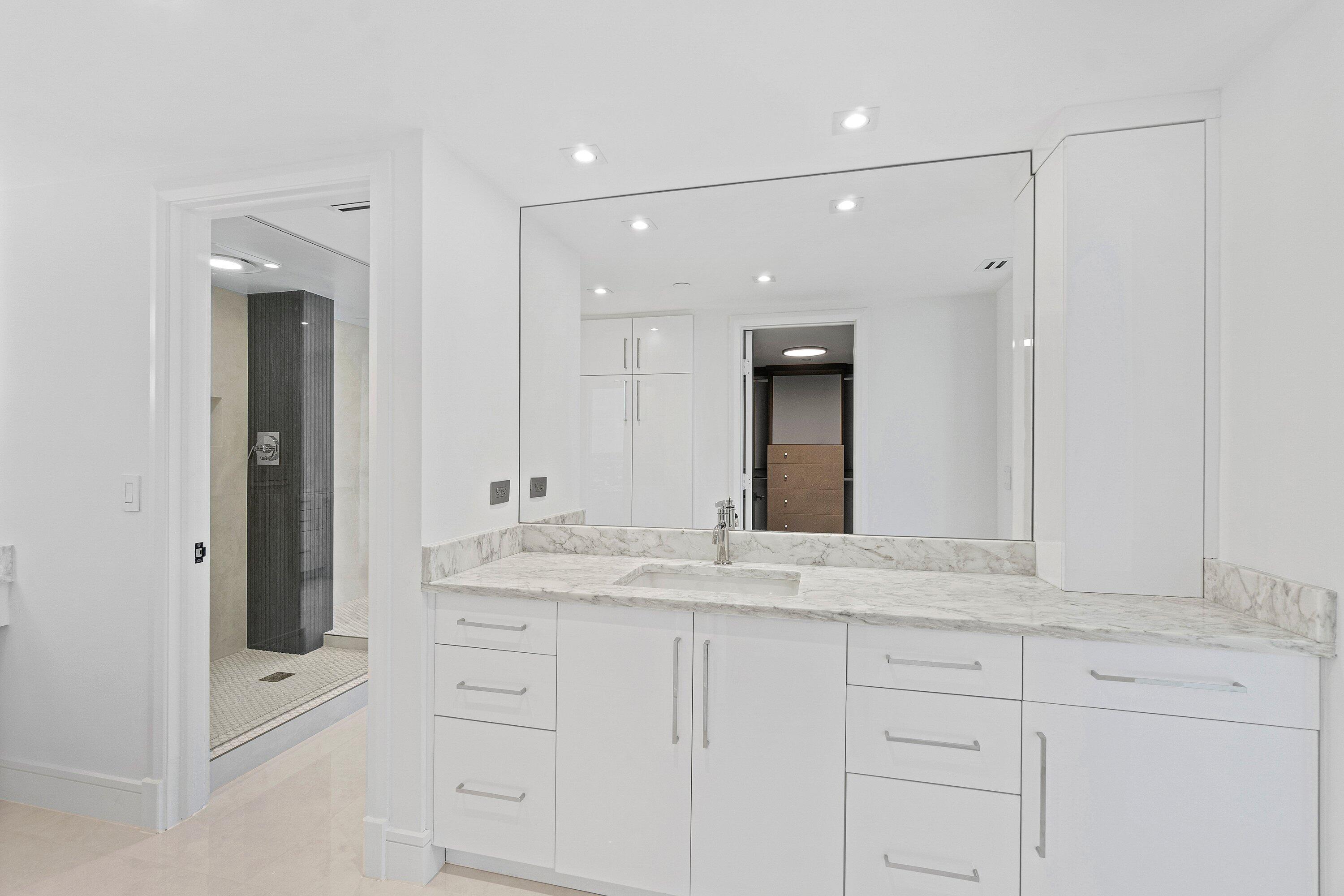 VILLA NOVA CONDO - Residential