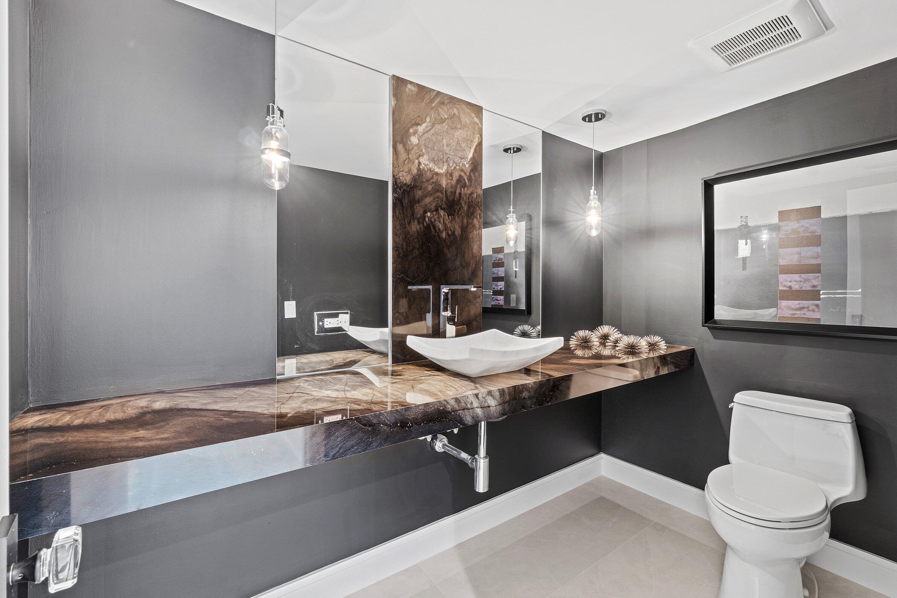 VILLA NOVA CONDO - Residential