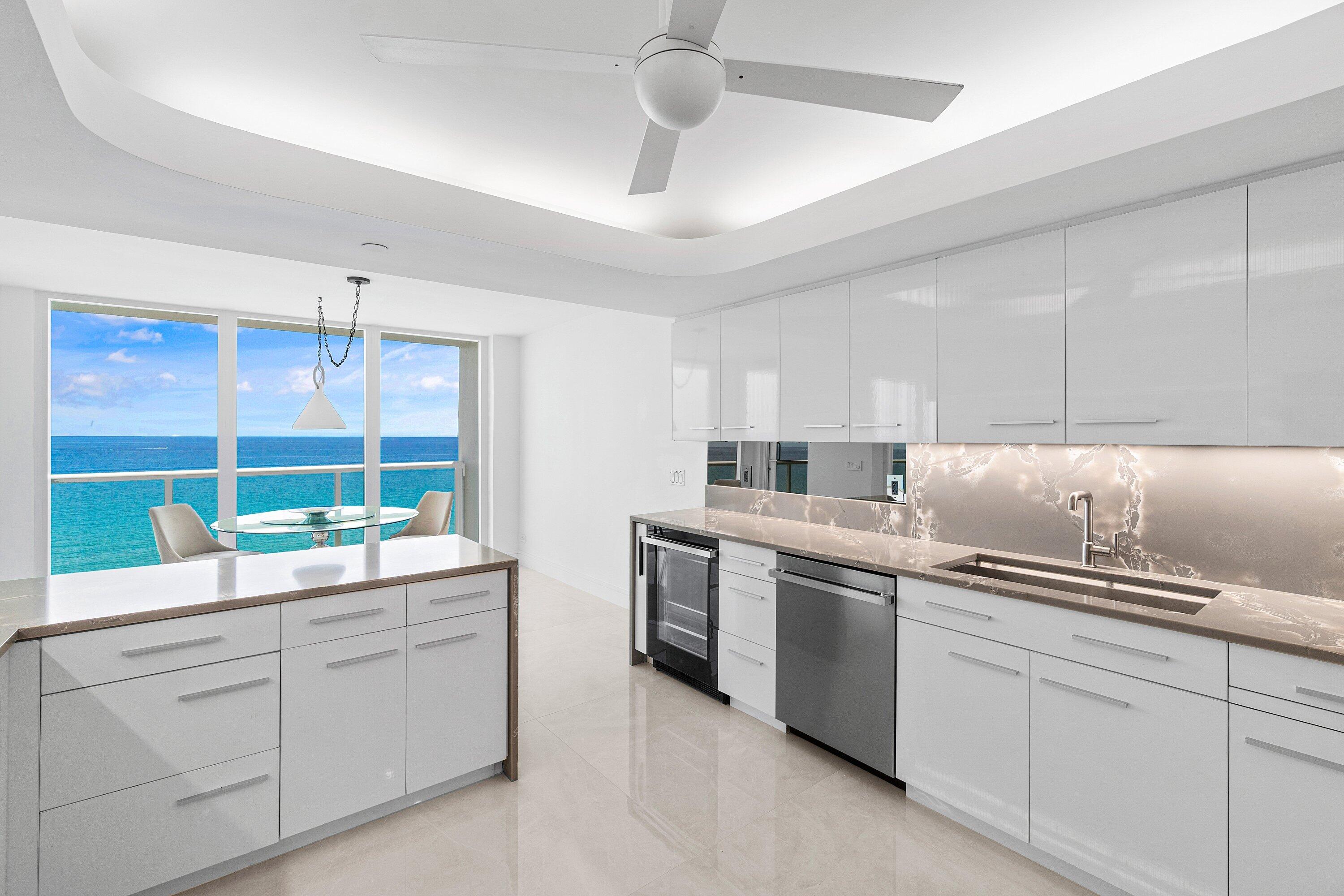 VILLA NOVA CONDO - Residential