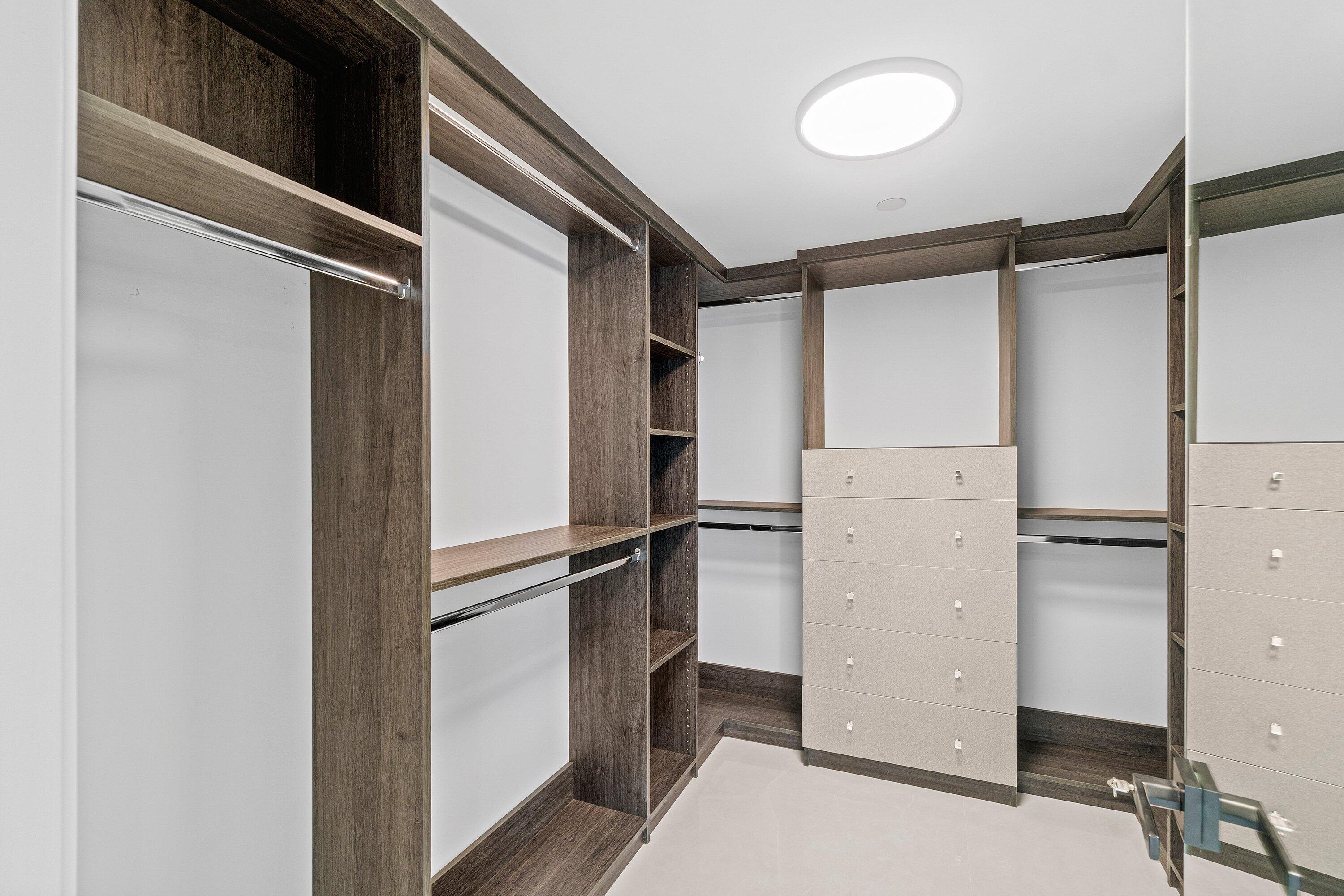 VILLA NOVA CONDO - Residential