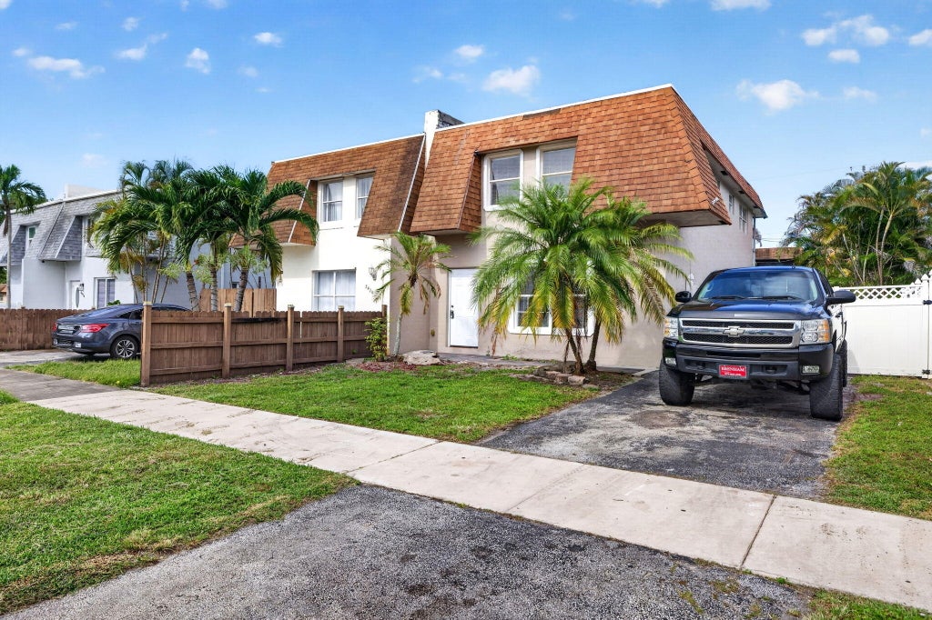 Photo of 5424 SW 44th Terrace, Dania Beach, FL 33314 (MLS # B26039930)