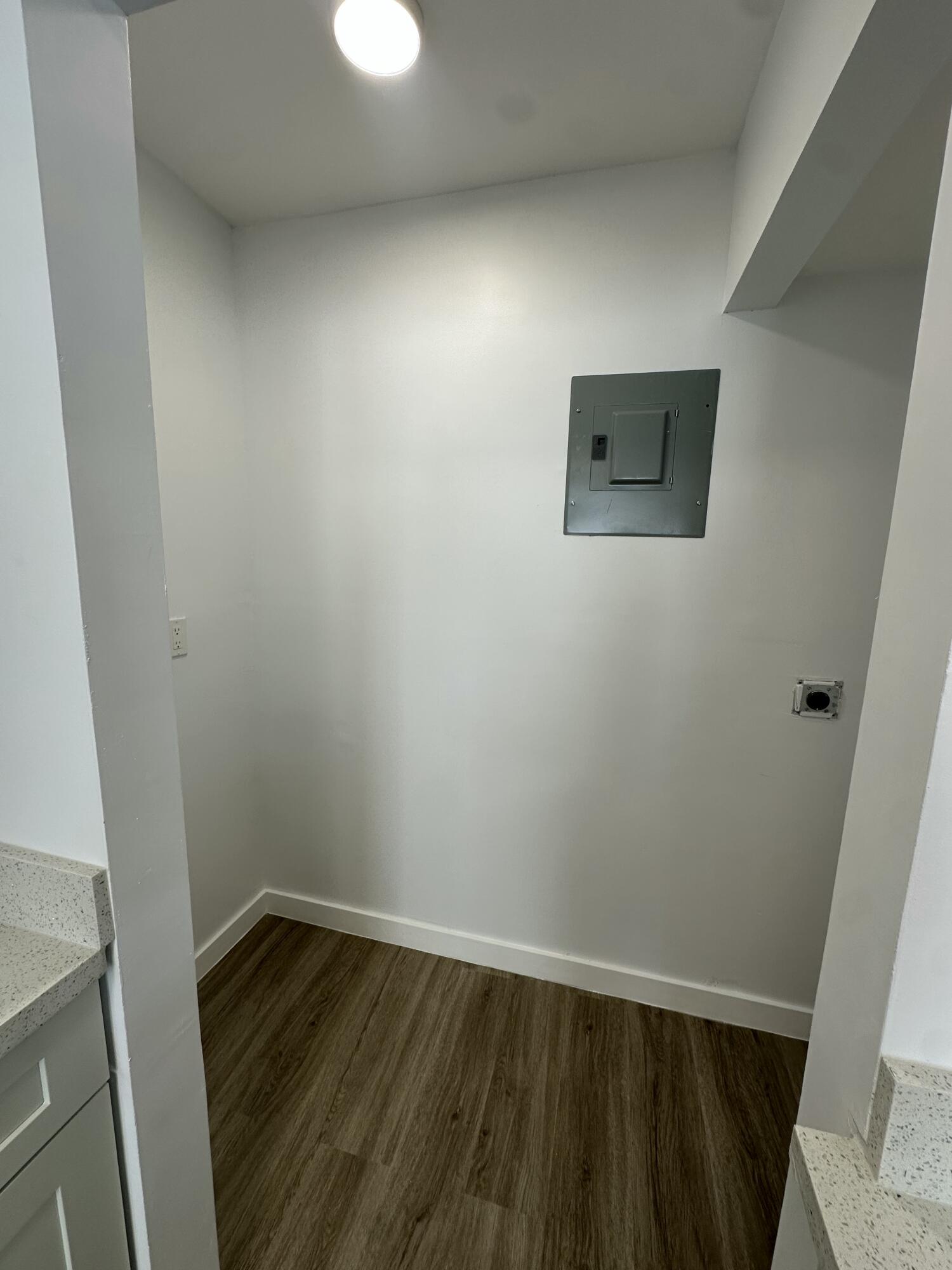 TIFFANY LAKE PHASE I COND - Residential Lease