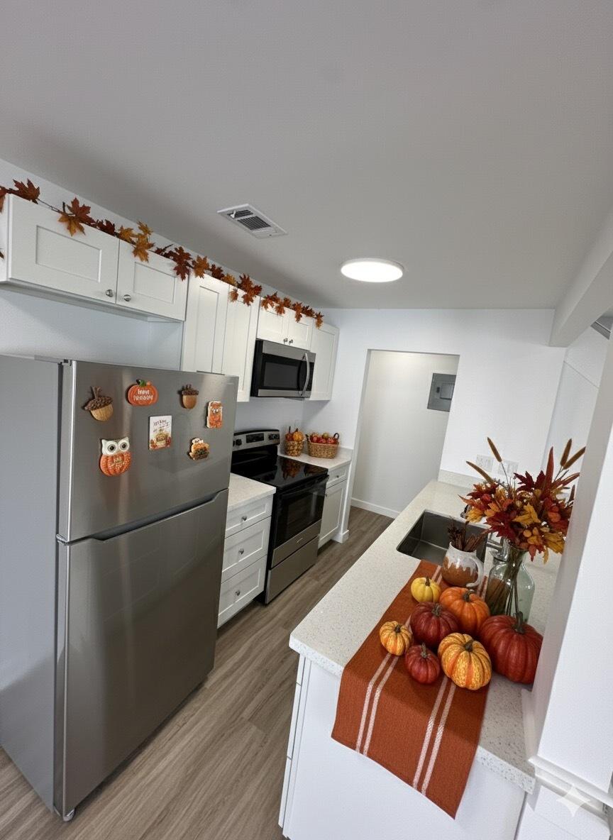 TIFFANY LAKE PHASE I COND - Residential Lease