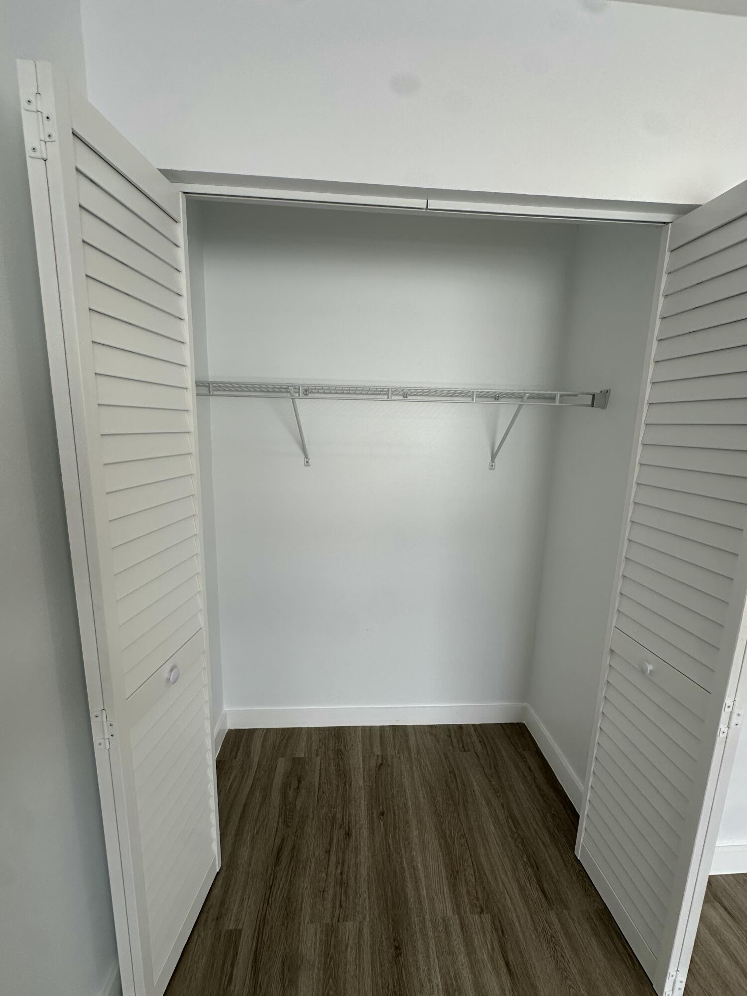 TIFFANY LAKE PHASE I COND - Residential Lease