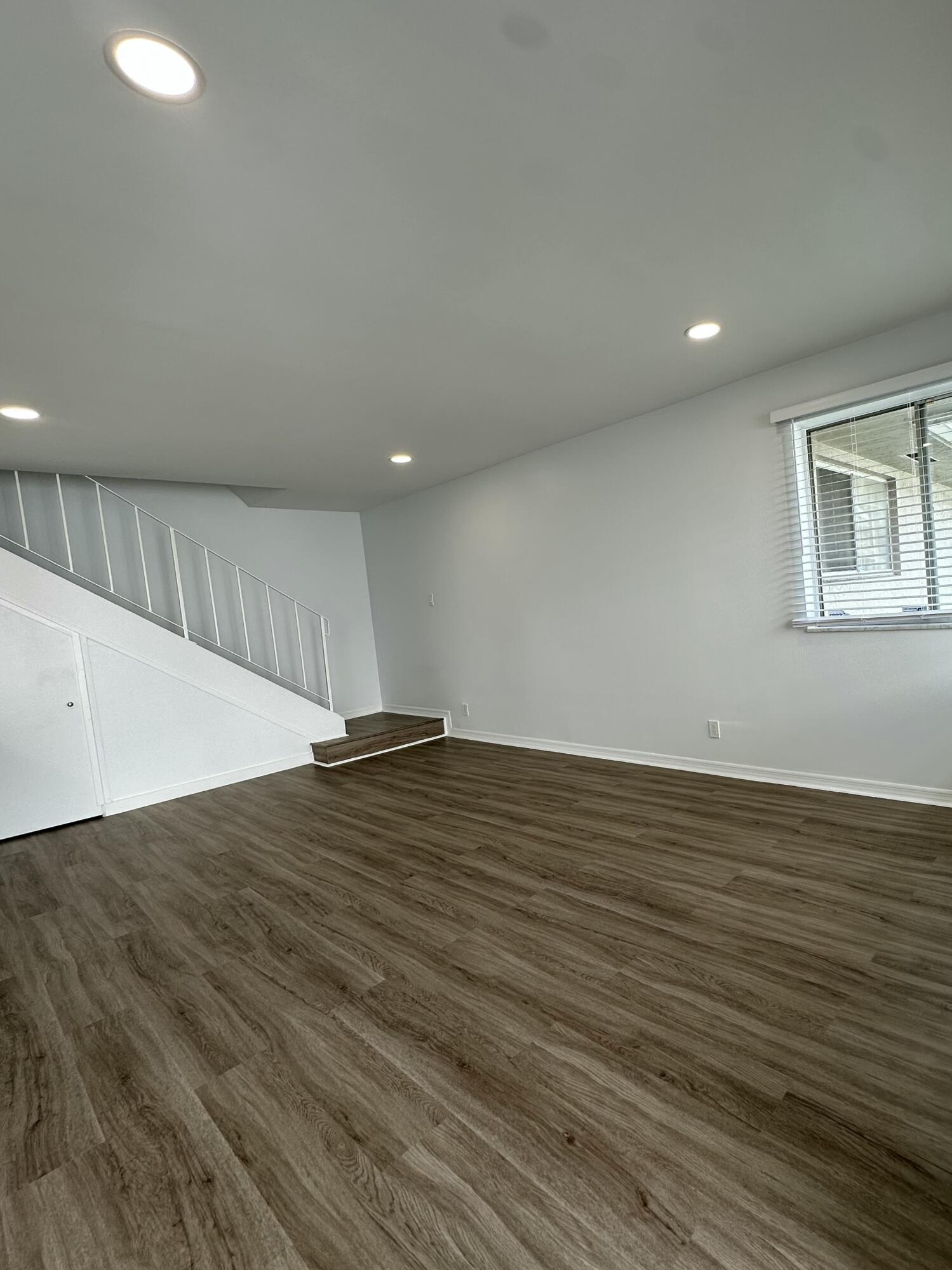 TIFFANY LAKE PHASE I COND - Residential Lease