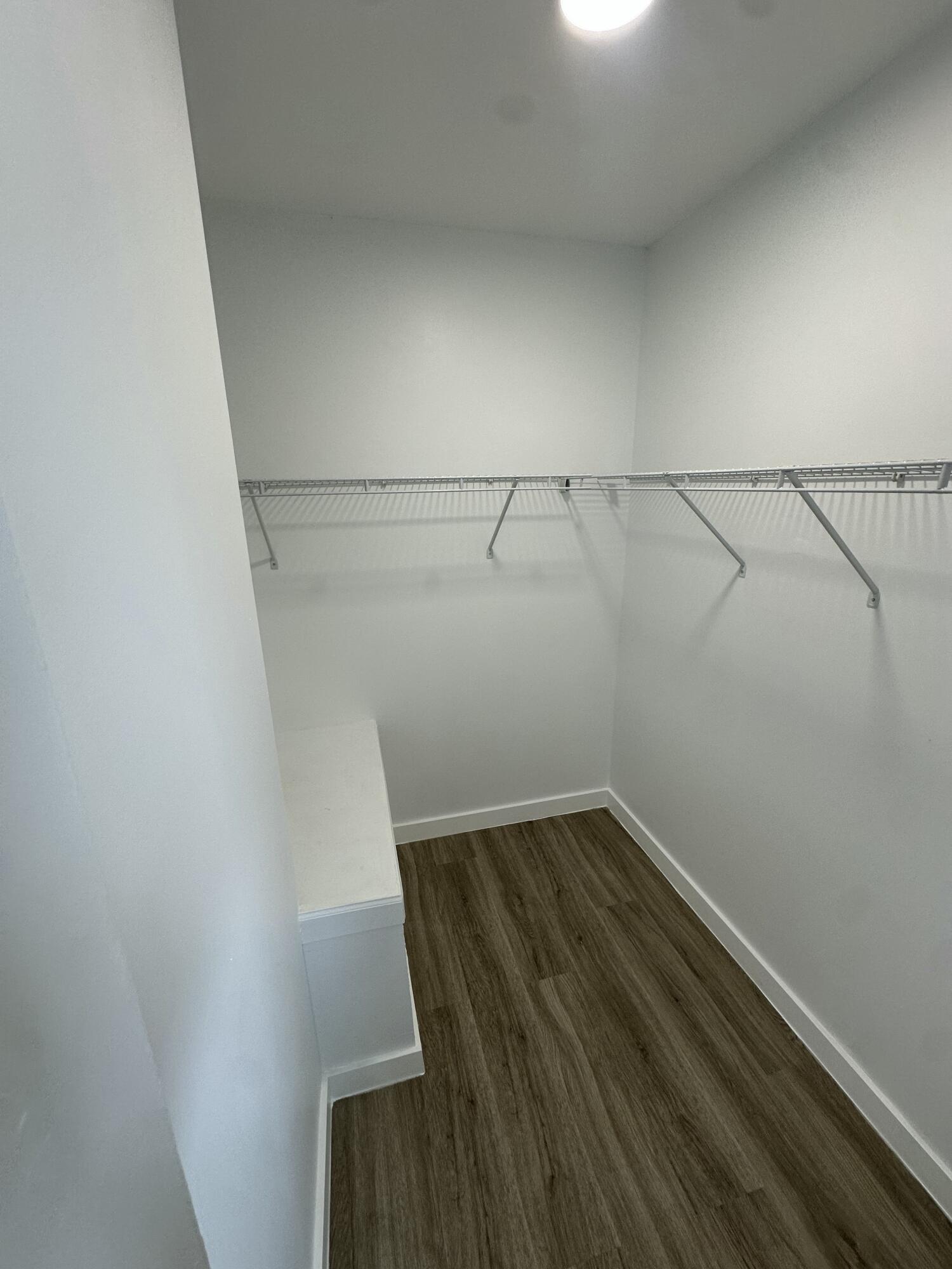 TIFFANY LAKE PHASE I COND - Residential Lease