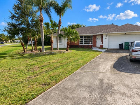Photo of 411 SE SUNNYDALE Lane, Port Saint Lucie, FL 34983 (MLS # B26090074)