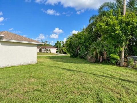 Tiny photo for 411 SE SUNNYDALE Lane, Port Saint Lucie, FL 34983 (MLS # B26090074)