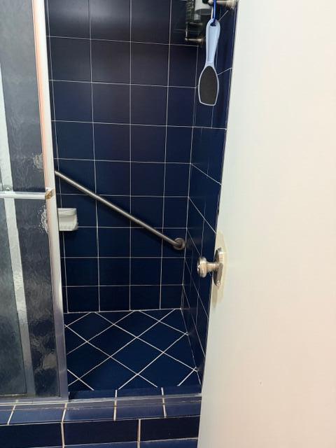 LANDS OF THE PRESIDENT CONDO 5 - Residential Lease