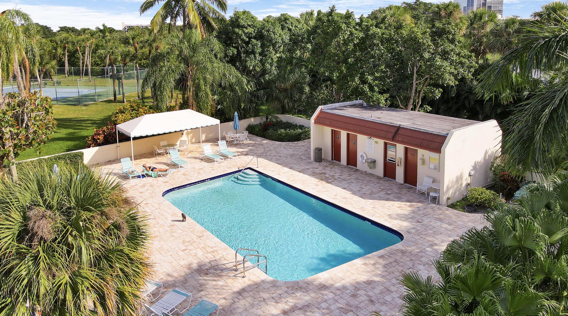 LANDS OF THE PRESIDENT CONDO 5 - Residential Lease