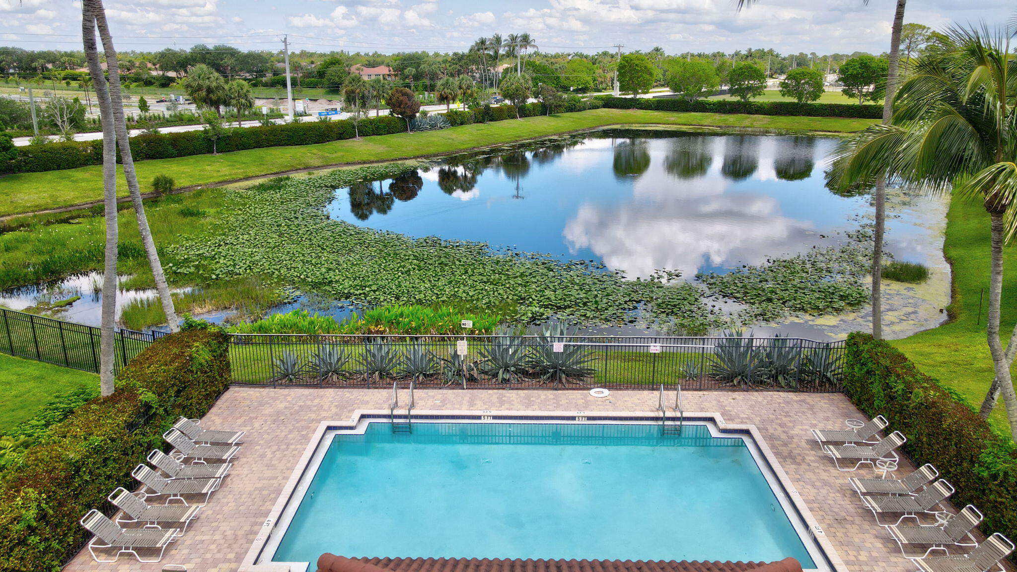 VERONA PALMS - Residential