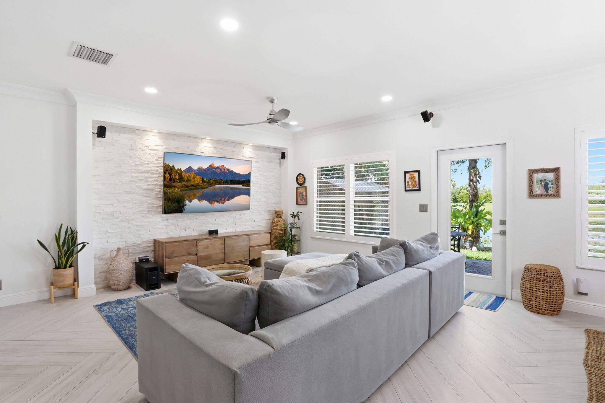 VERONA PALMS - Residential