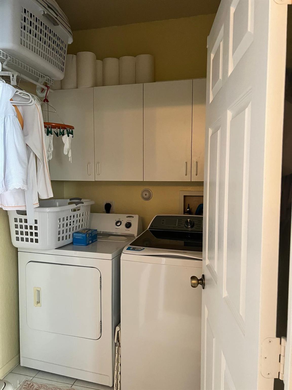 BOCA CHASE TR 9 E - Residential Lease