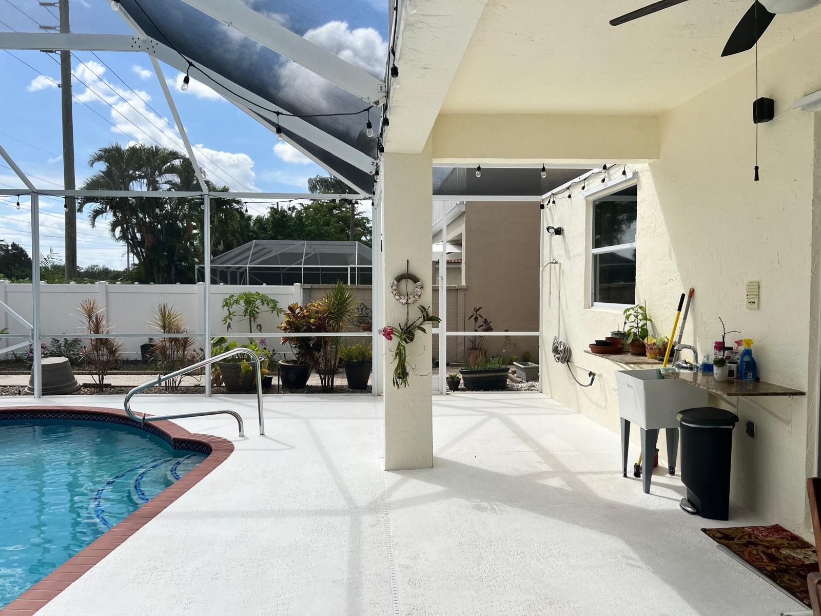 BOCA CHASE TR 9 E - Residential Lease