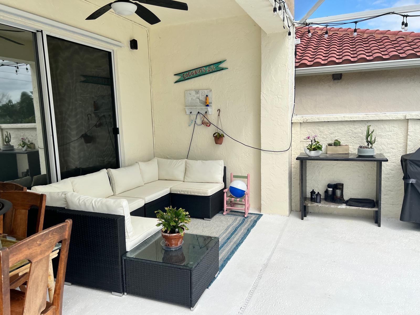 BOCA CHASE TR 9 E - Residential Lease