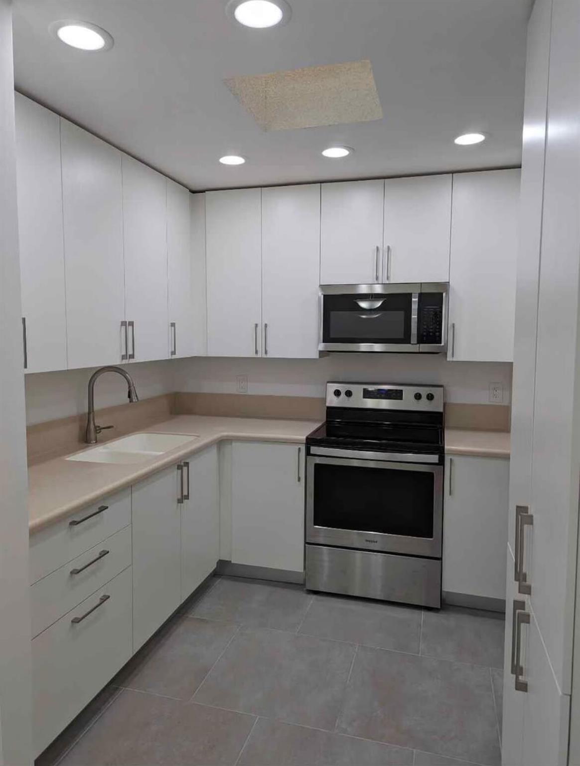 WATERVIEW ESTATES - Residential Lease