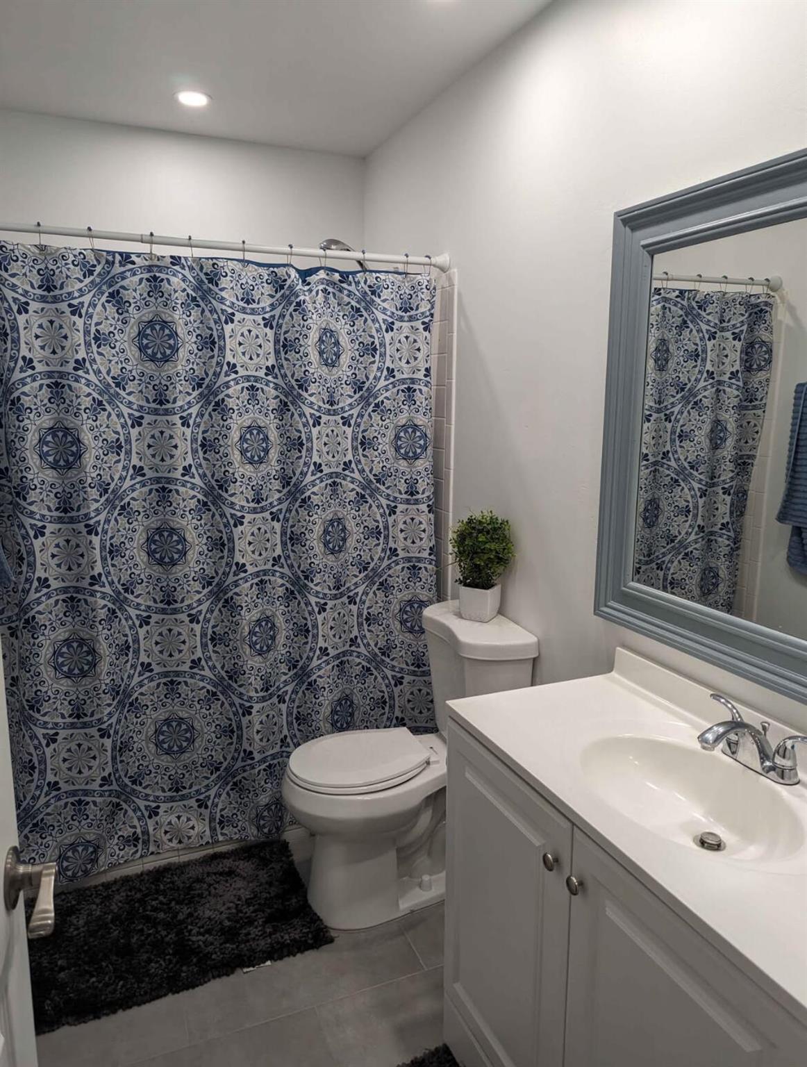 WATERVIEW ESTATES - Residential Lease