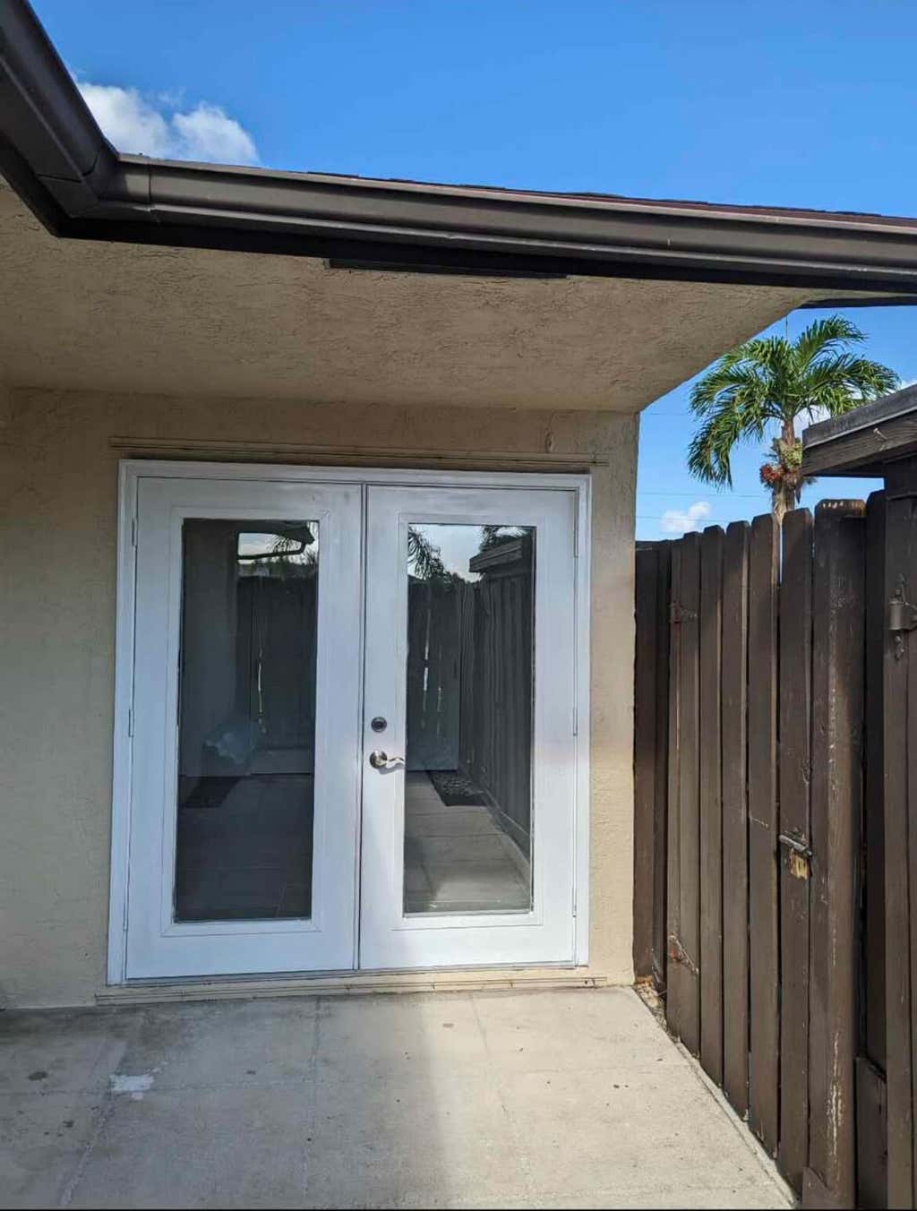 Photo of 1504 Waterview Circle, Palm Springs, FL 33461 (MLS # R11139991)