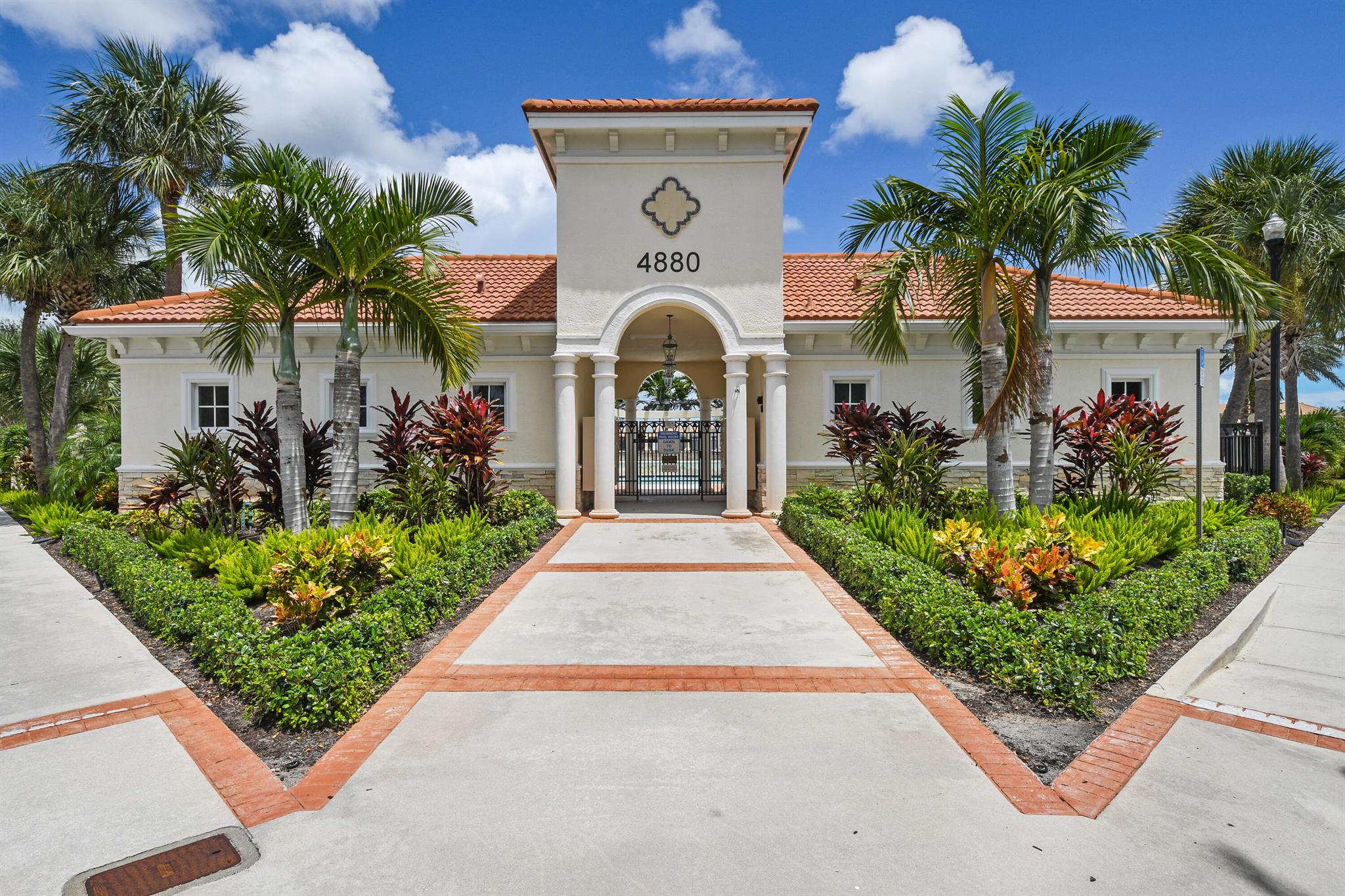 PALOMA - Residential Lease