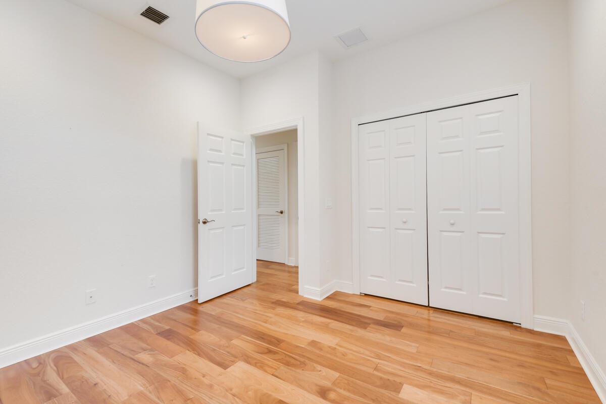 PALOMA - Residential Lease