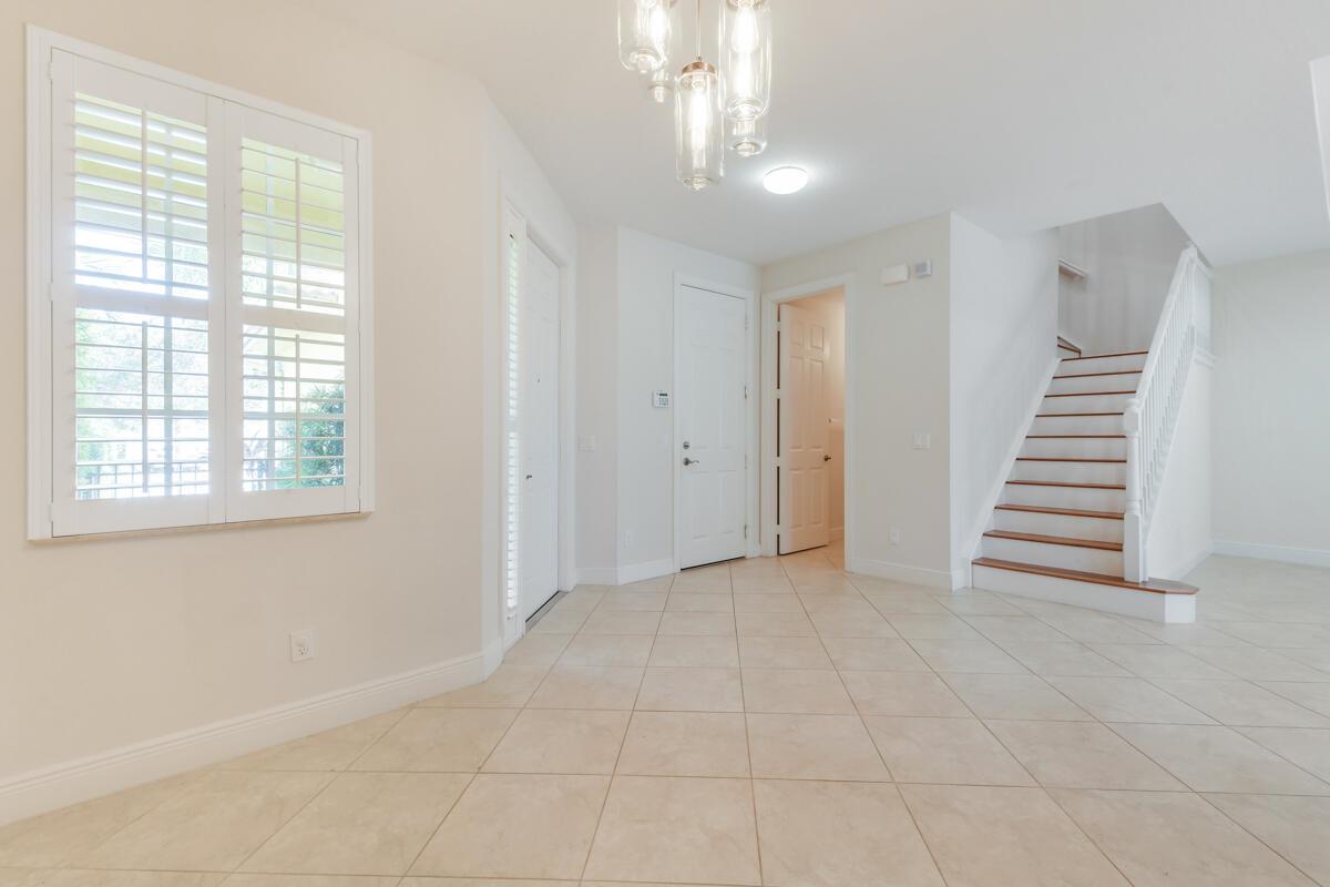 PALOMA - Residential Lease