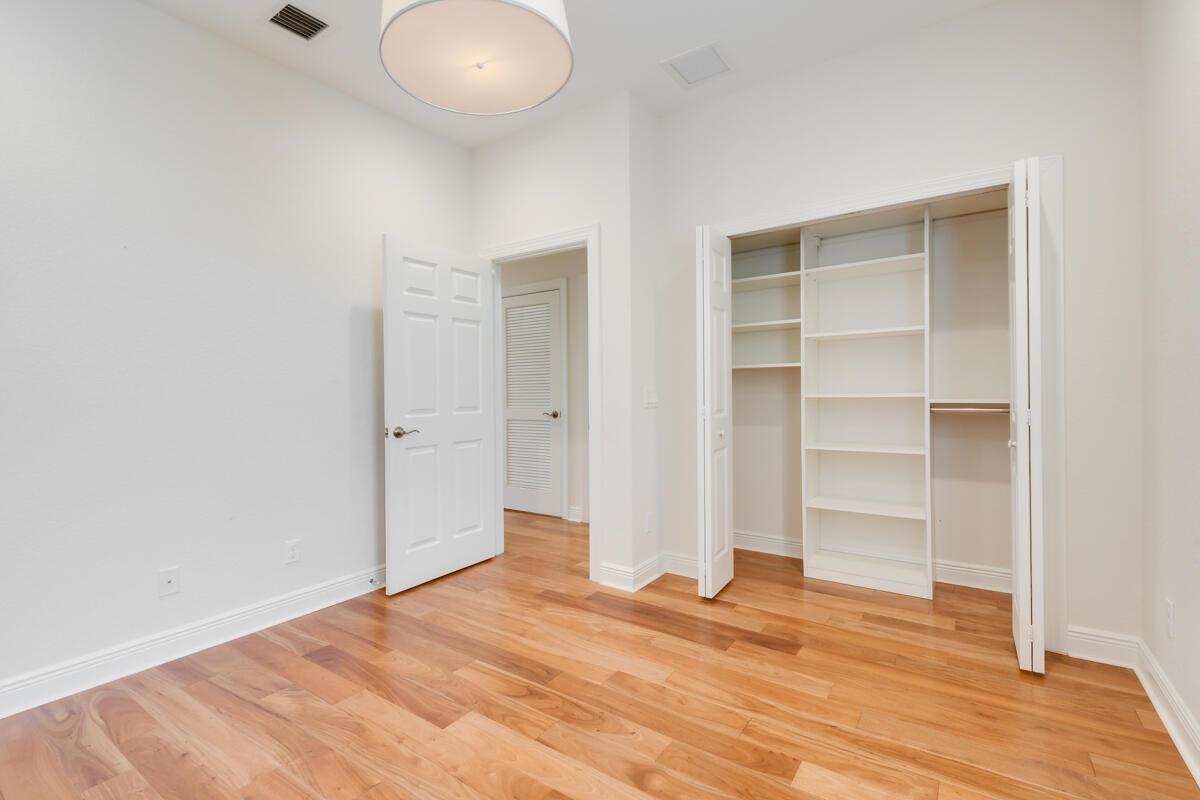 PALOMA - Residential Lease