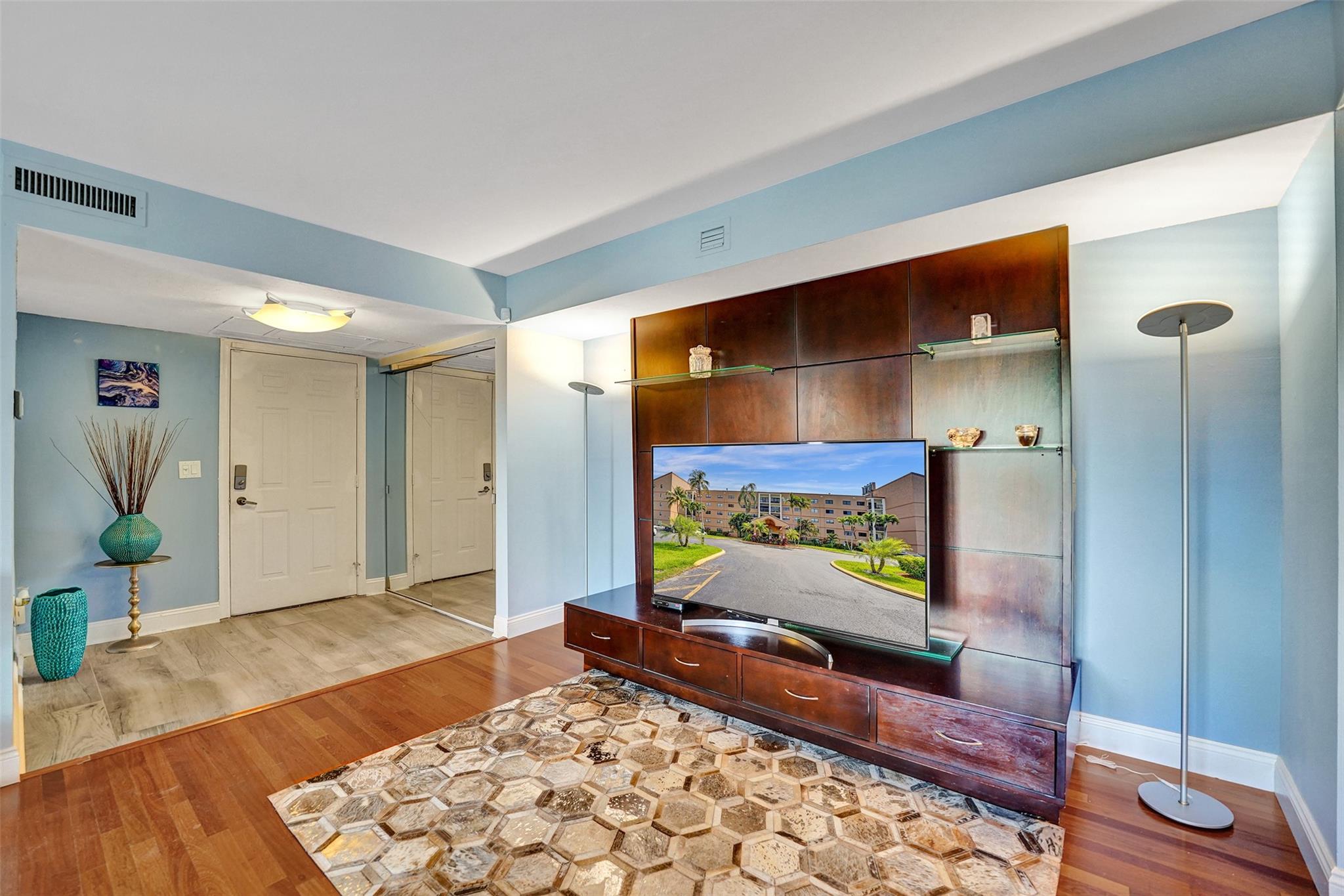 701 NW 19th St 300