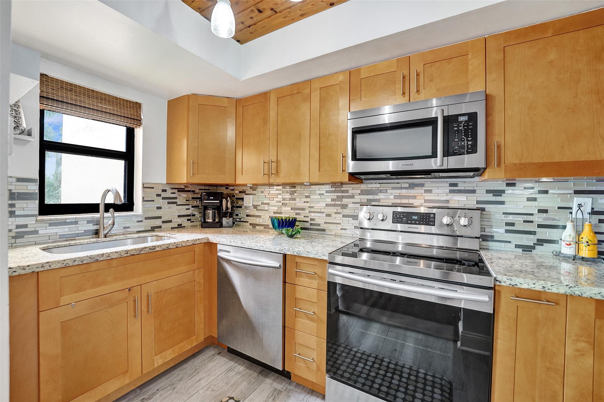 701 NW 19th St 300