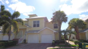SAWGRASS VILLAS - Residential
