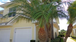 SAWGRASS VILLAS - Residential