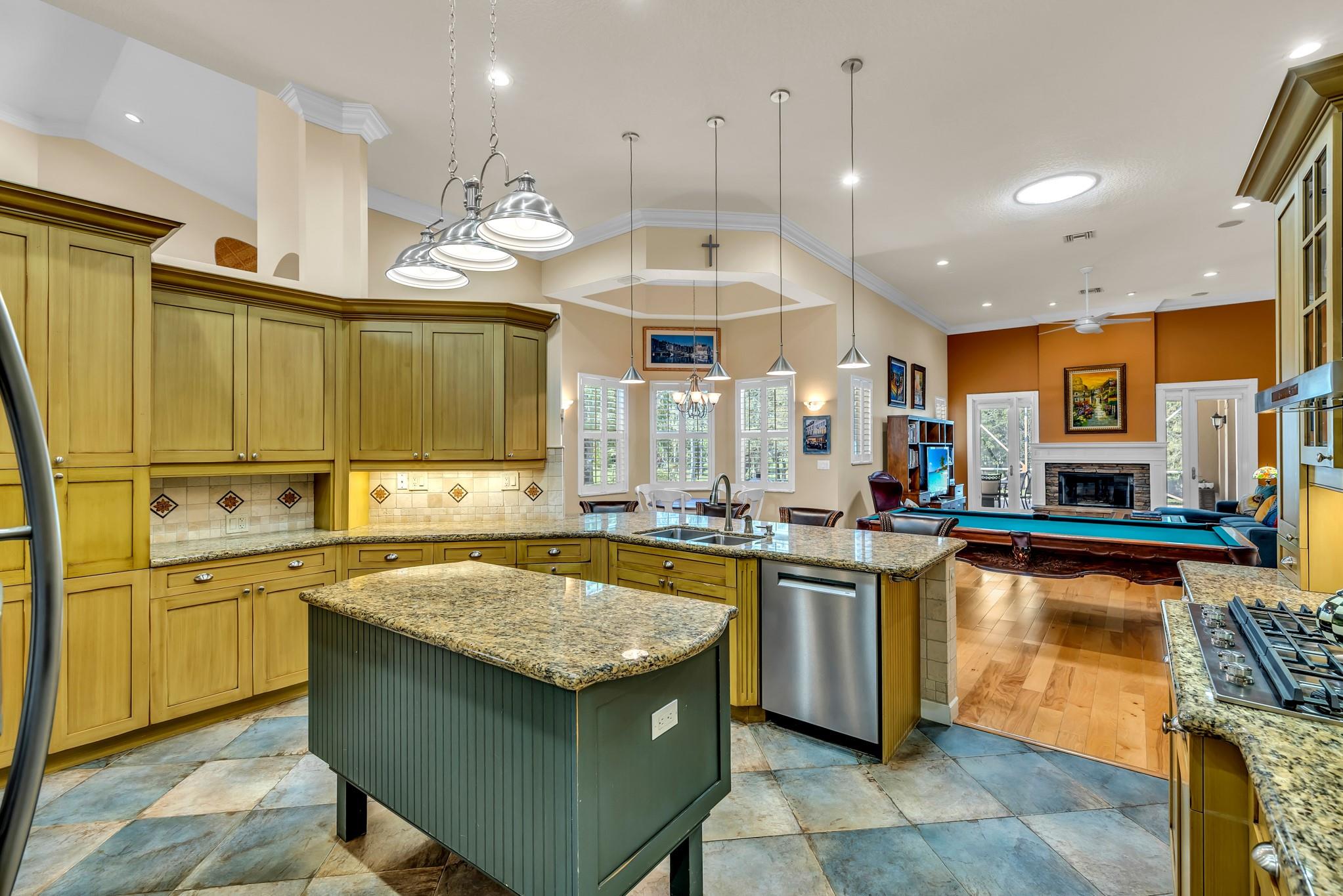 PINE TREE ESTATES - Residential