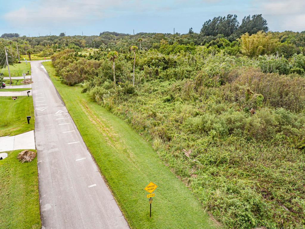 METES AND BOUNDS - Land