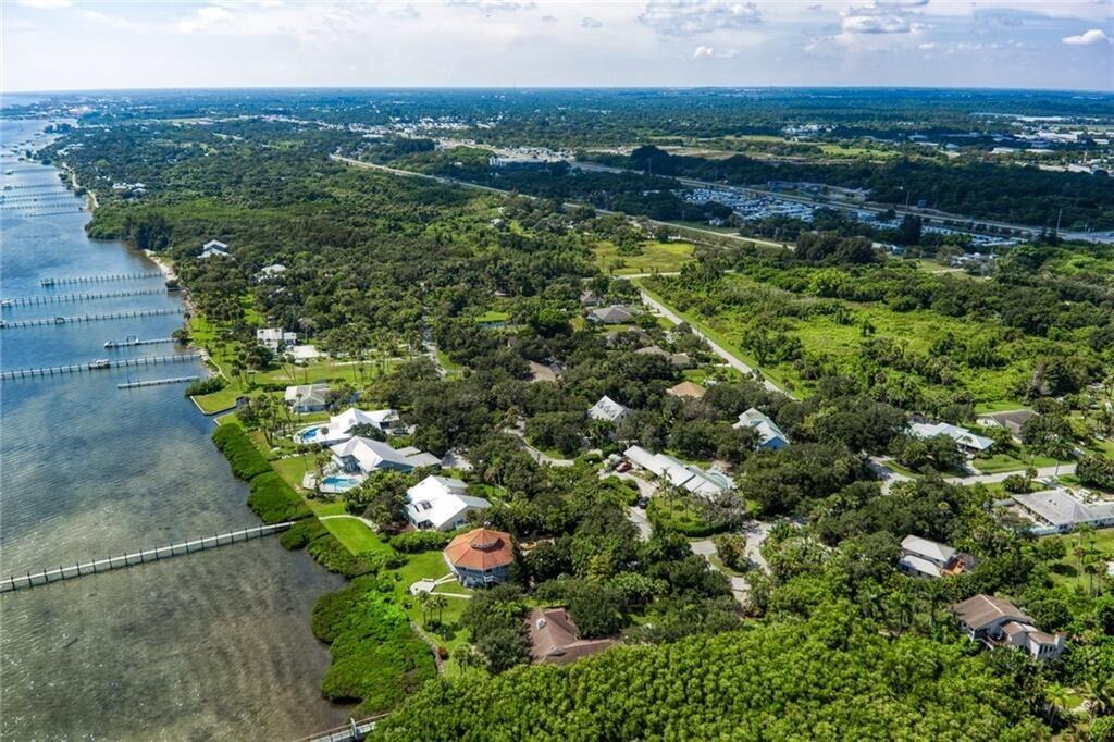 METES AND BOUNDS - Land