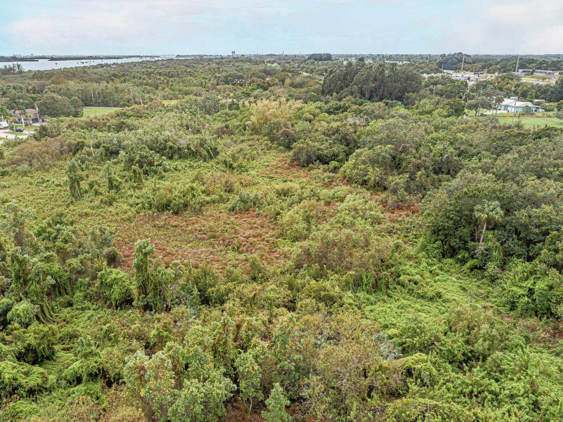 METES AND BOUNDS - Land