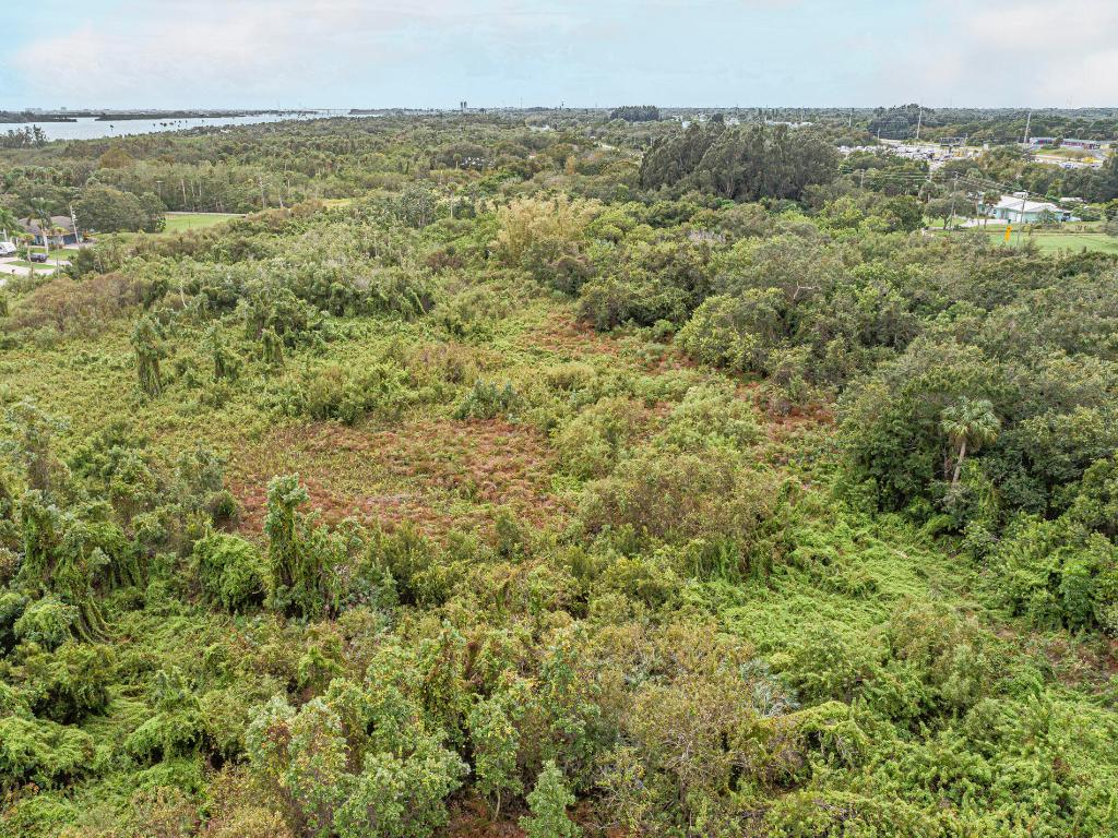 METES AND BOUNDS - Land