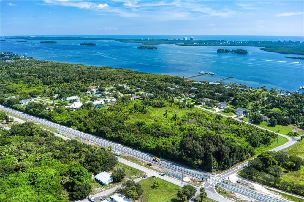 METES AND BOUNDS - Land