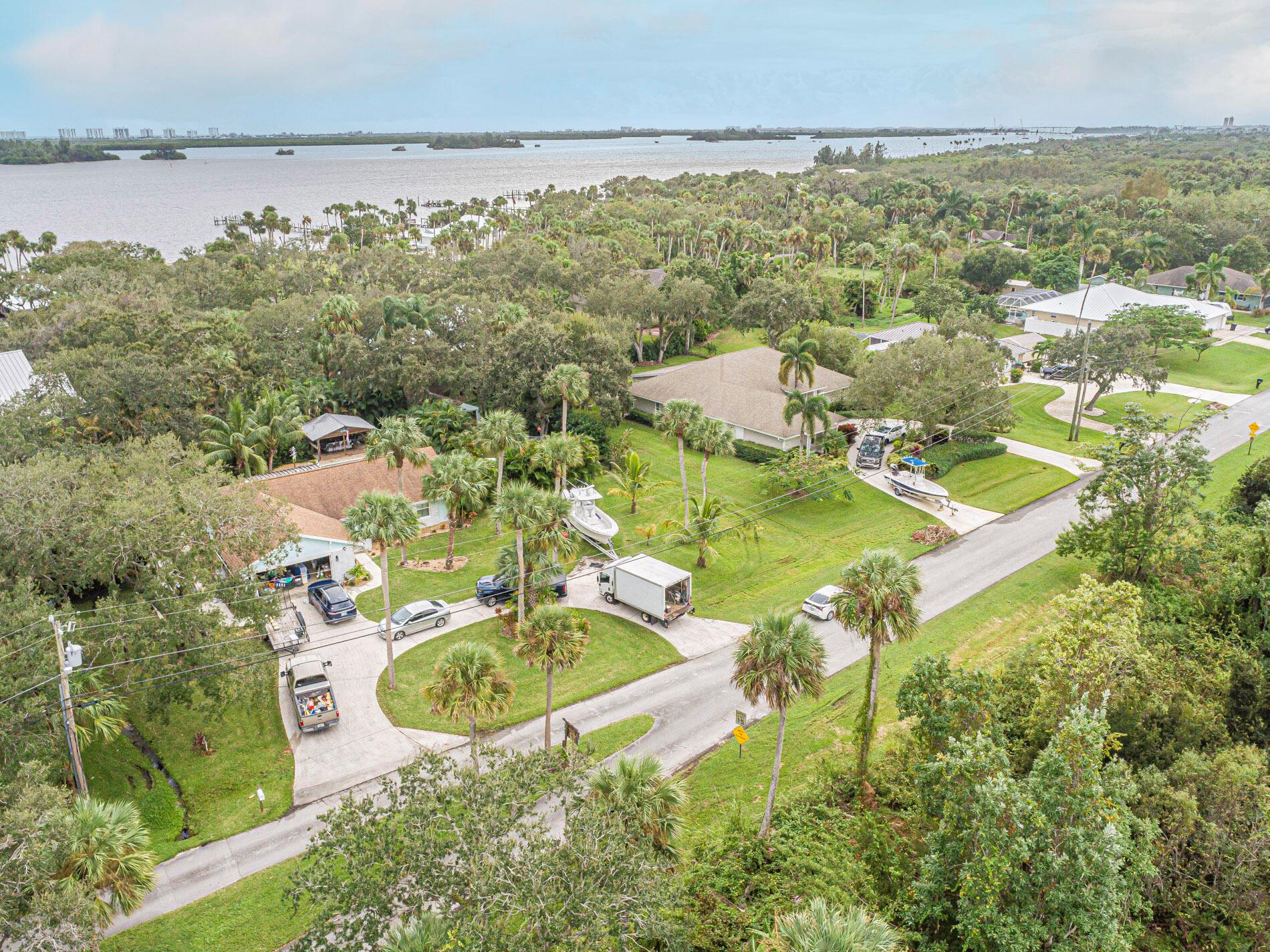 METES AND BOUNDS - Land