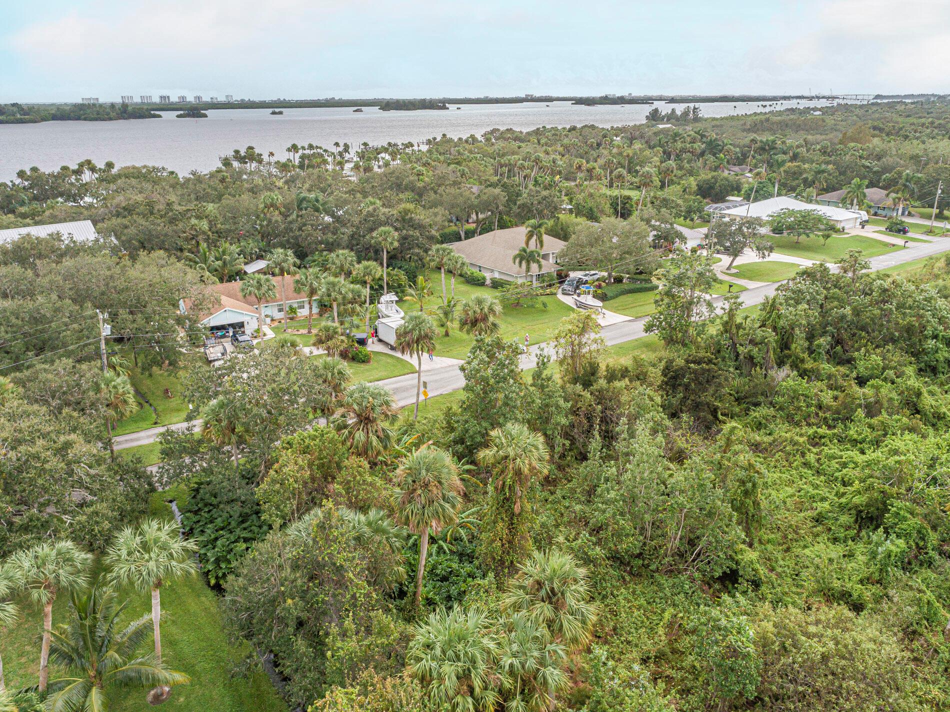 METES AND BOUNDS - Land