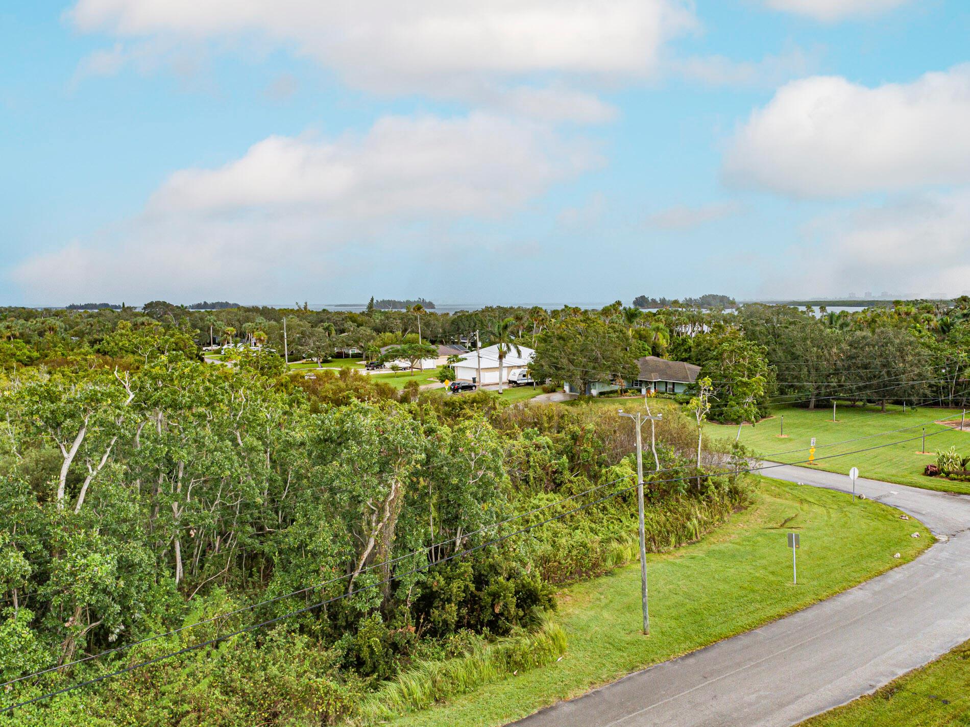 METES AND BOUNDS - Land