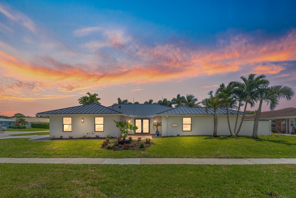 Photo of 22100 Serenata Circle W, Boca Raton, FL 33433 (MLS # B26018163)