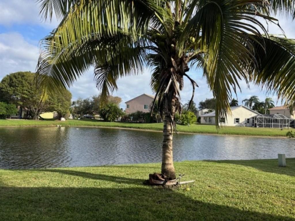 Photo of 8624 Windy Circle, Boynton Beach, FL 33472 (MLS # F10536495)