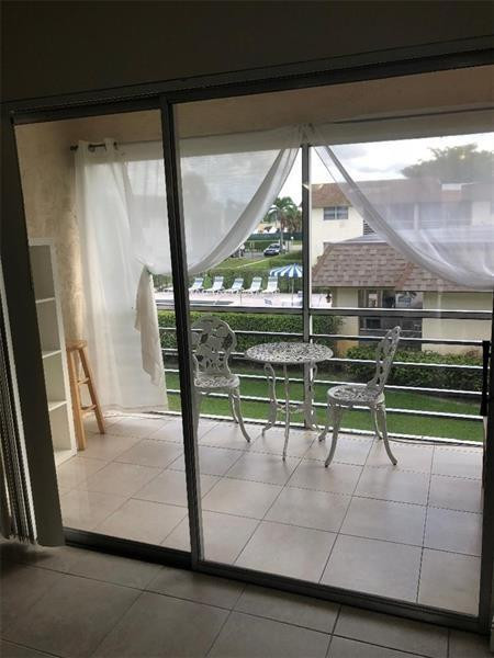 SANDALFOOT BLVD - Residential