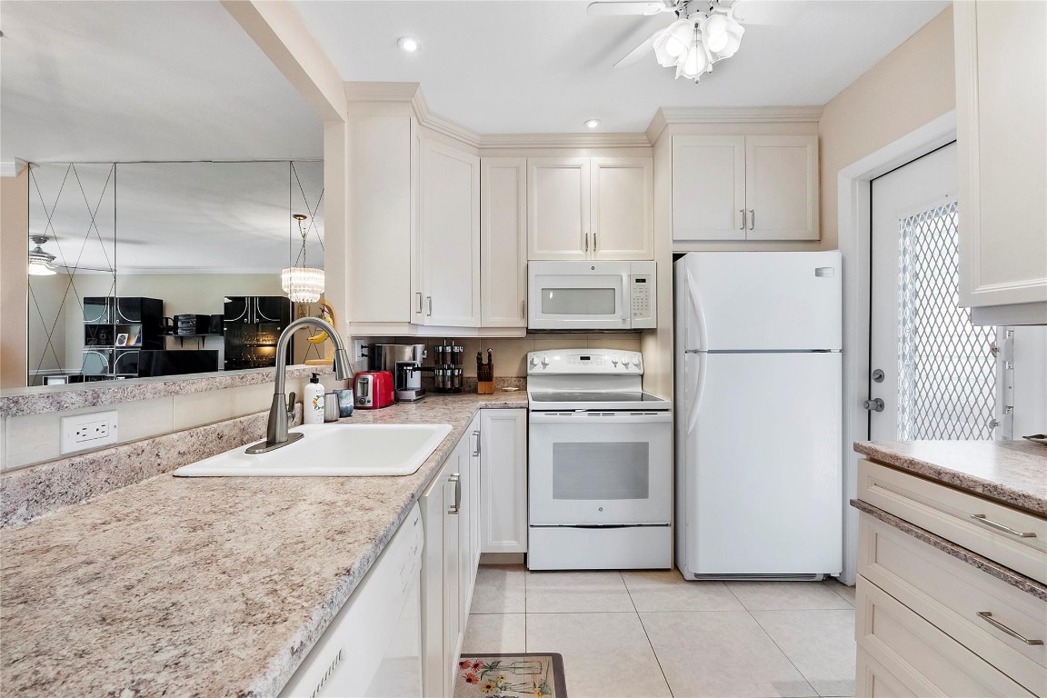 3405 NW 48th Avenue 401