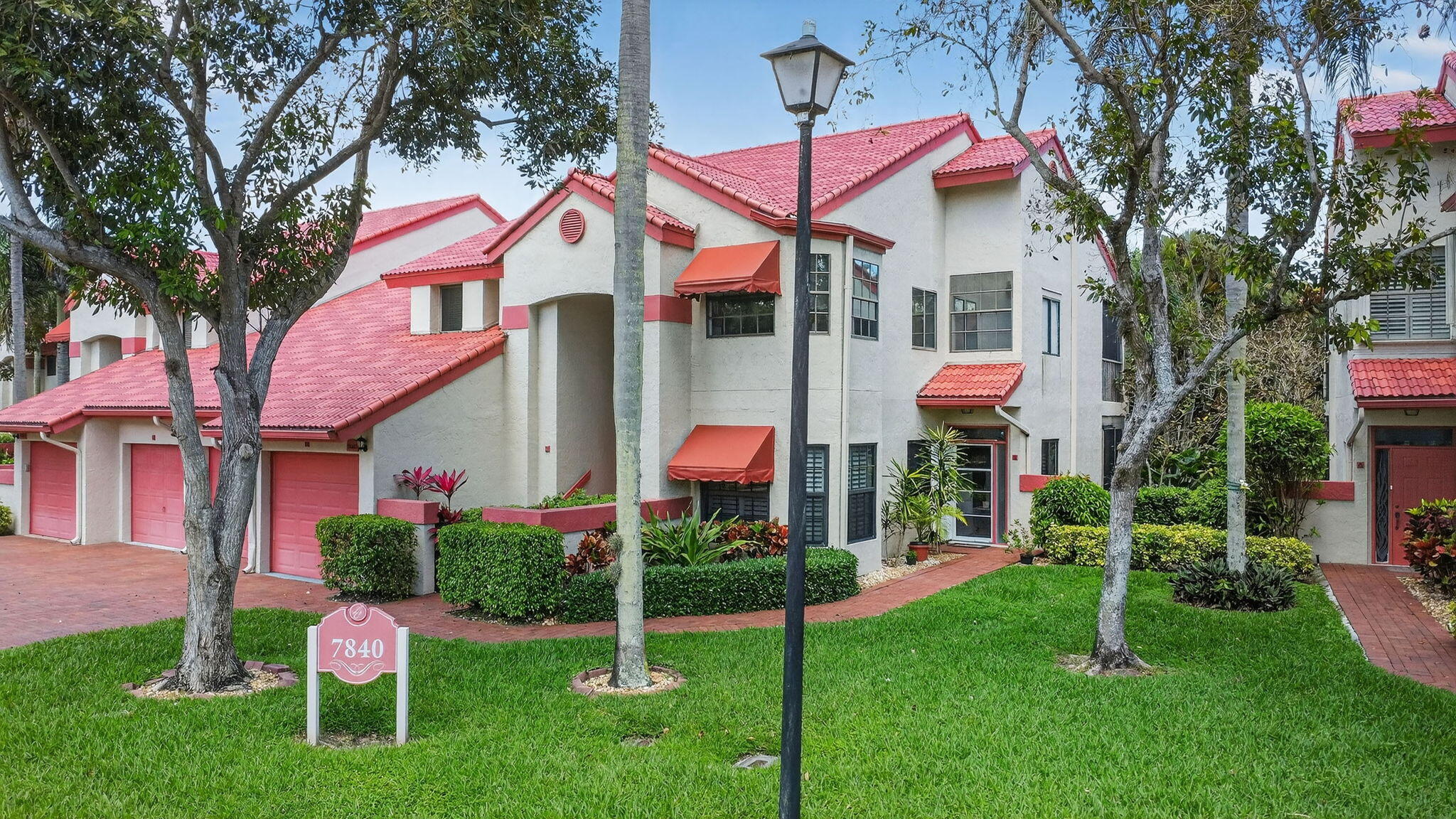 LEXINGTON CLUB VILLAS CONDO - Residential